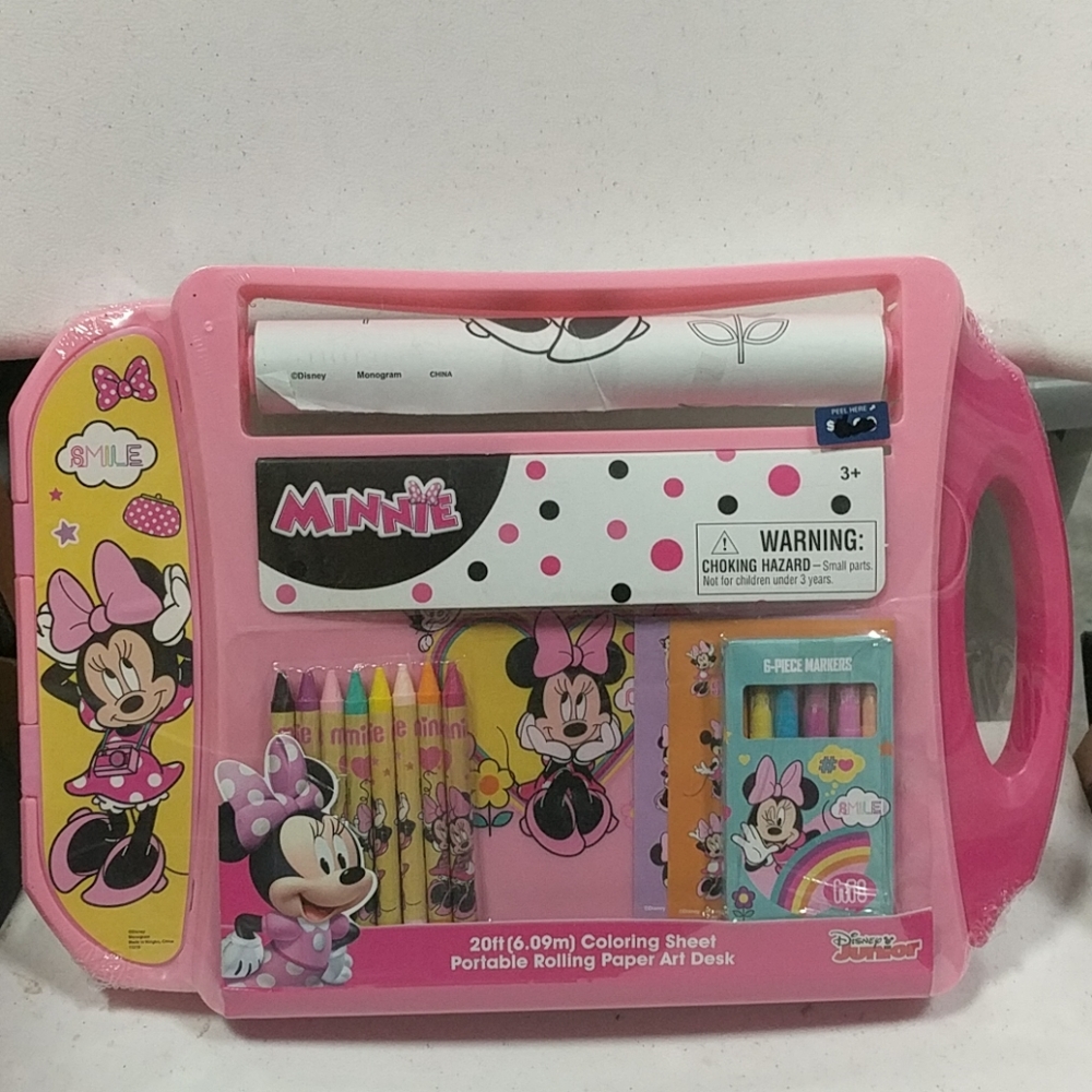 Minnie Portable Coloring Sheet
